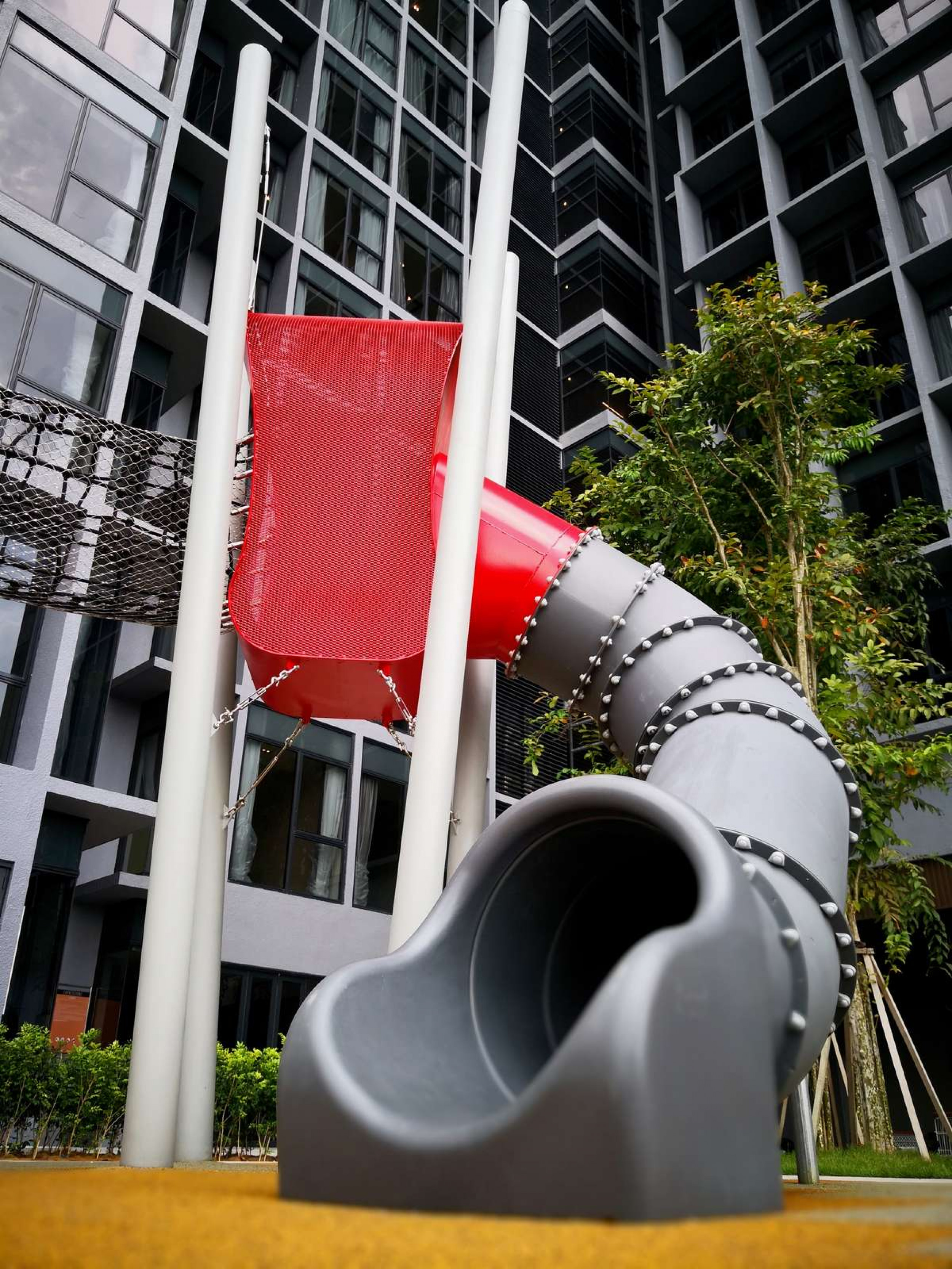 Spiralförmige Röhrenrutsche, TÜV-geprüft